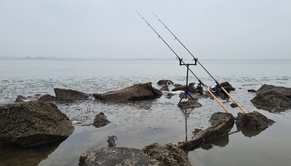 Decemberi csukák a Tisza-tavon...